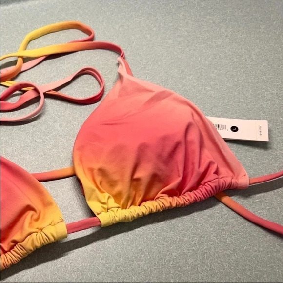 NWT Aqua Bloomingdale’s Exclusive Ombré Triangle Bikini Top - Picture 2 of 5